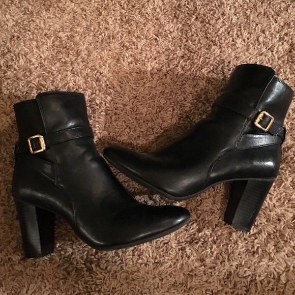 Black bootie
