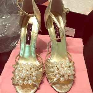 Gold heels w/ pearls