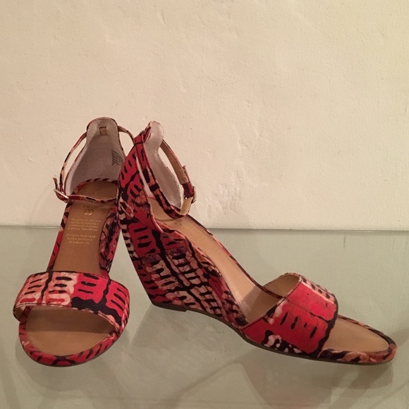 Della for Seychelles batik print wedges