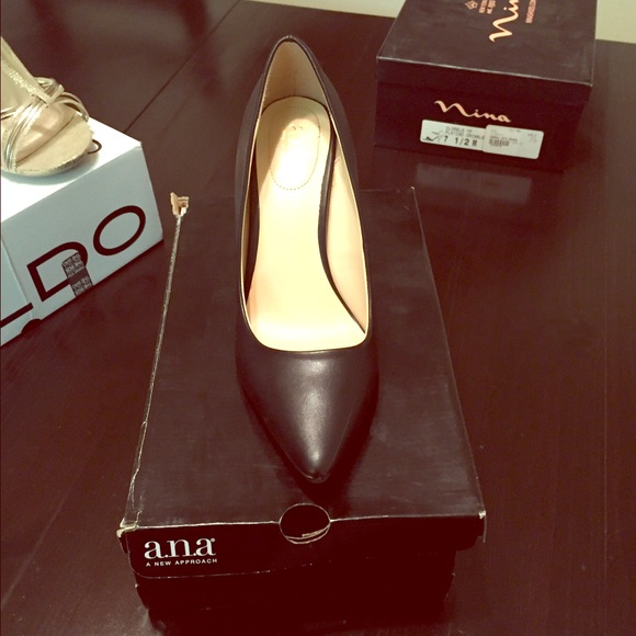 Black plain pump/heels