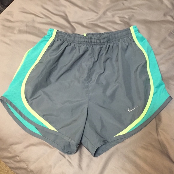 NIKE SHORTS NEVER WORN