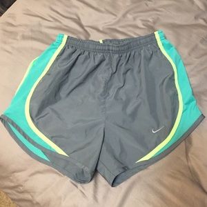 NIKE SHORTS NEVER WORN