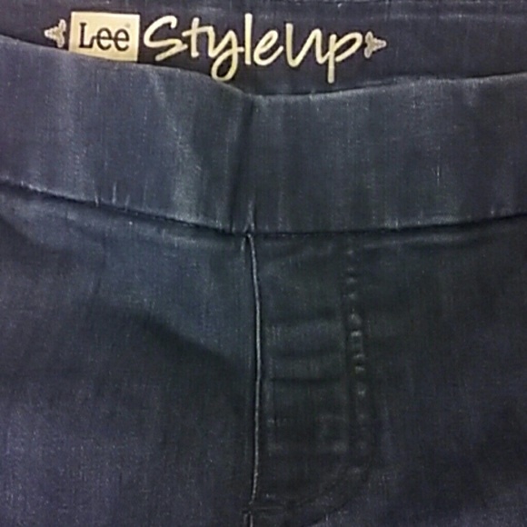 ❌❌SOLD❌❌Lee "StyleUp" Denim Jeans - Picture 4 of 4