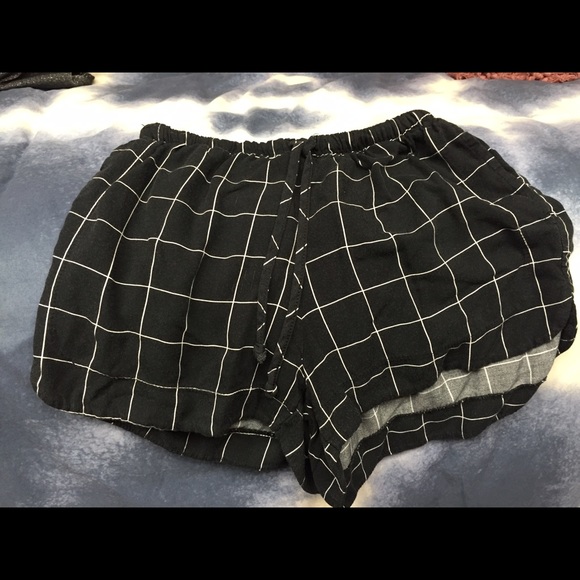 Brandy Melville flowey shorts