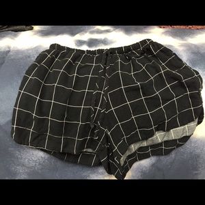 Brandy Melville flowey shorts