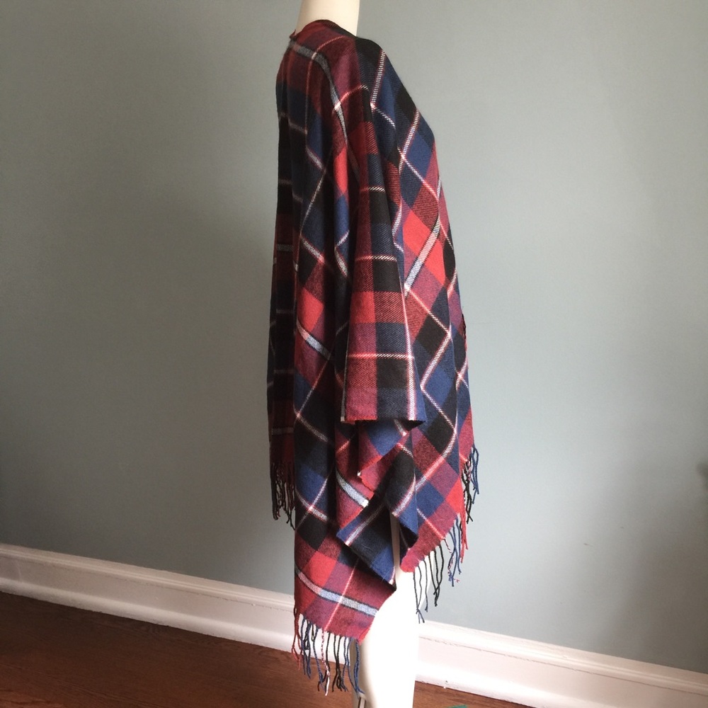 Plaid Poncho/Shrug/Shawl - Picture 4 of 4