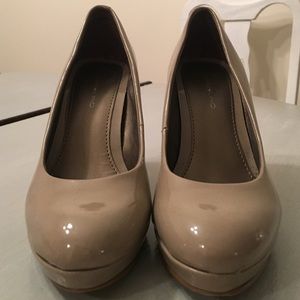 Bandolino Galleigh Platform Pumps