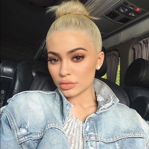 Meet your Posher, Charli