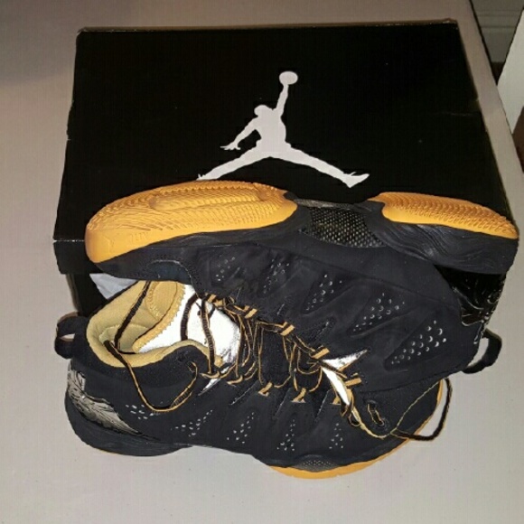 Jordan Melo M10 "Atomic Mango"