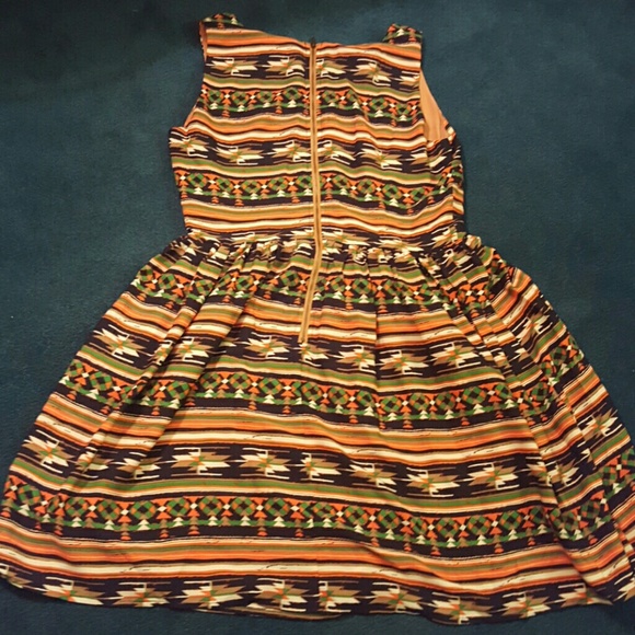 Patterned Dress - Picture 3 of 4