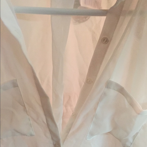 White blouse - Picture 2 of 2