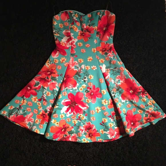 Wet seal strapless dress