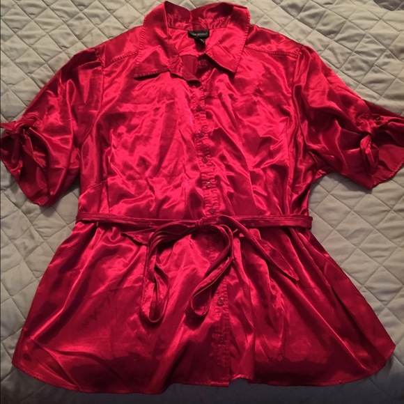 Red Satin like 26/28 blouse