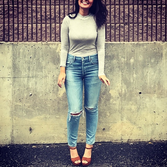 Whisper thin ivory turtleneck - Picture 2 of 4