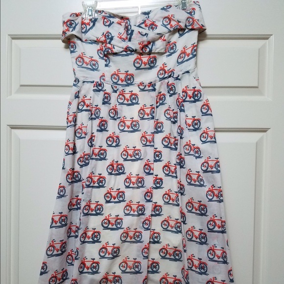 Additional photos of missing button - Picture 1 of 4