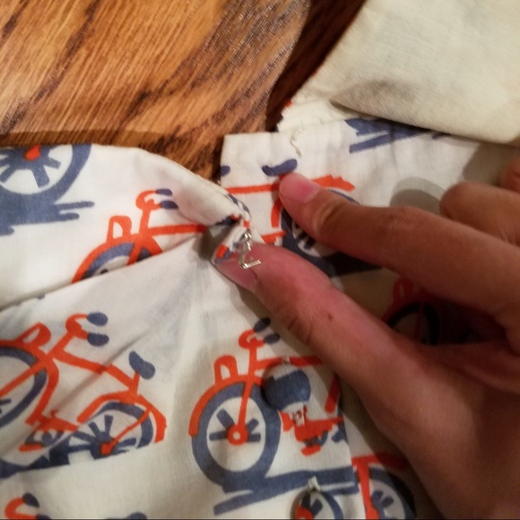 Additional photos of missing button - Picture 3 of 4