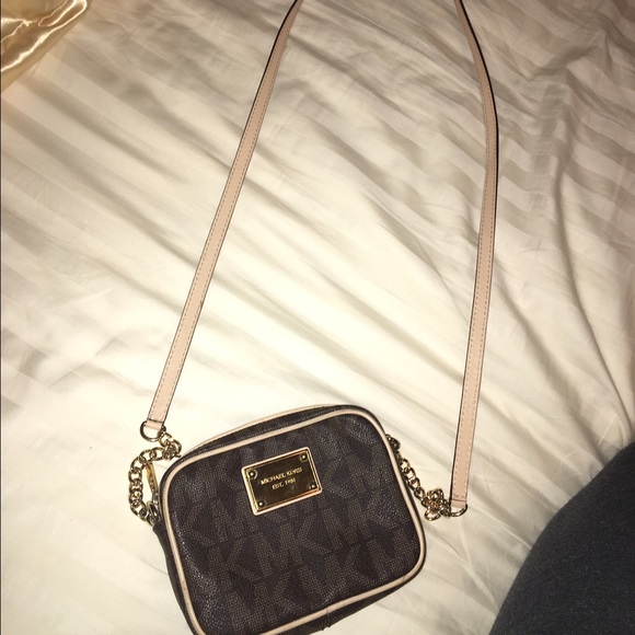 Michael Kors cross body!