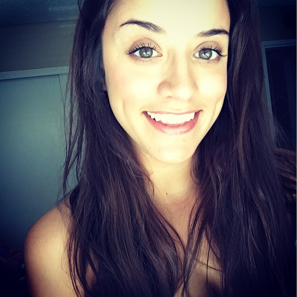 Meet your Posher, Della - Picture 1 of 1
