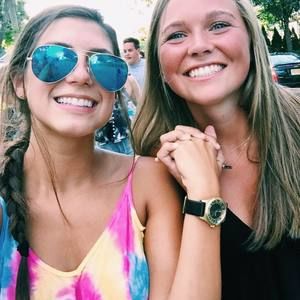 Meet your Posher, Bella