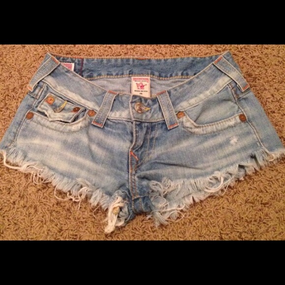 TRUE RELIGION SHORTS💜