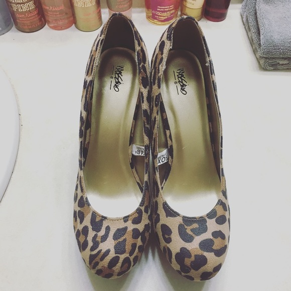 Leopard Print Heels💜 - Picture 2 of 4