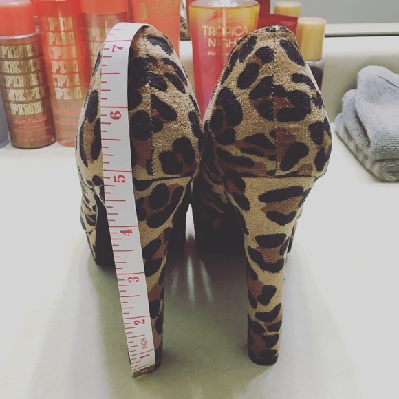 Leopard Print Heels💜 - Picture 3 of 4