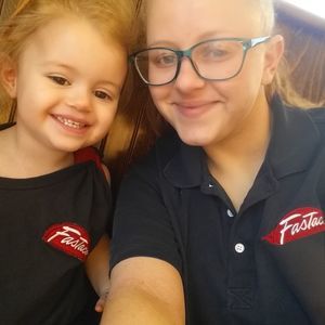 Meet your Posher, Amber