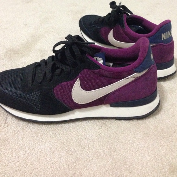 Nike Internationalist Sneakers! Worn twice!