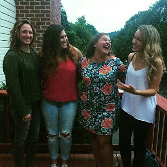 Meet your Posher, Emily