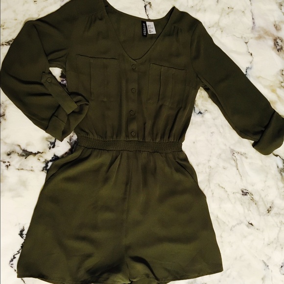 H&M Olive Green Tab Sleeve Romper - Size 2 - Picture 2 of 3
