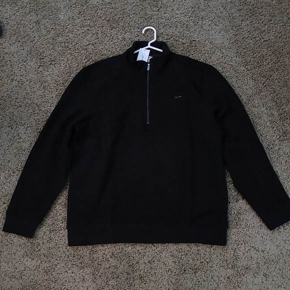 Warm and cozy sweat shrit with zipper