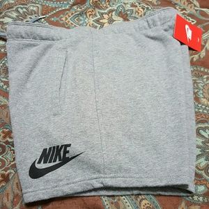 NIKE FLEECE SHORTS