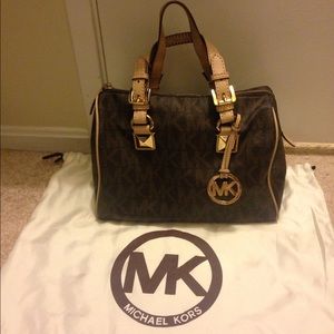 Michael Kors Signature Grayson Medium Bro Satchel