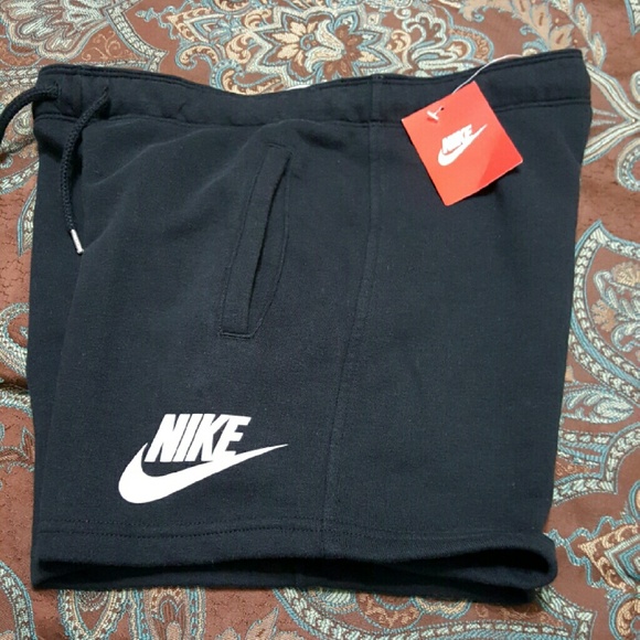 NIKE FLEECE SHORTS