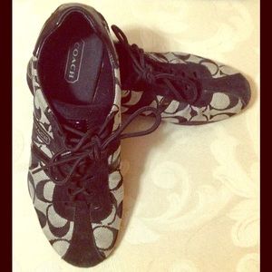 Coach authentic  fashion shoes