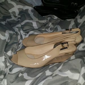 Nude flats