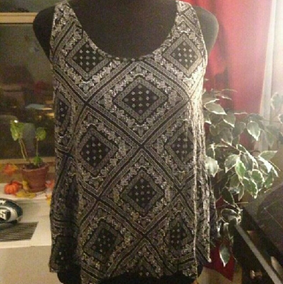 Black and white top
