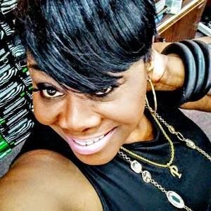 Meet your Posher, Lena