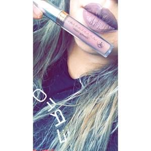 Meet your Posher, Dominique