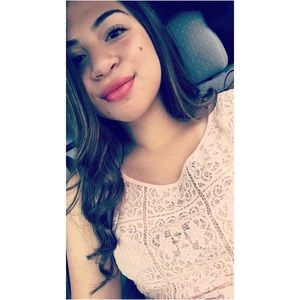 Meet your Posher, Rebeca