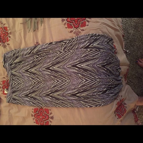 High-waist Slit Maxi Skirt - Picture 2 of 3