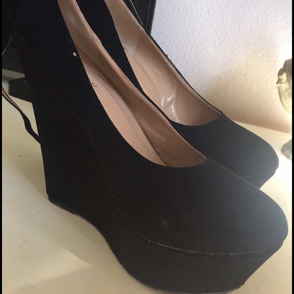 Black Suede Wedge Heel - Picture 2 of 4