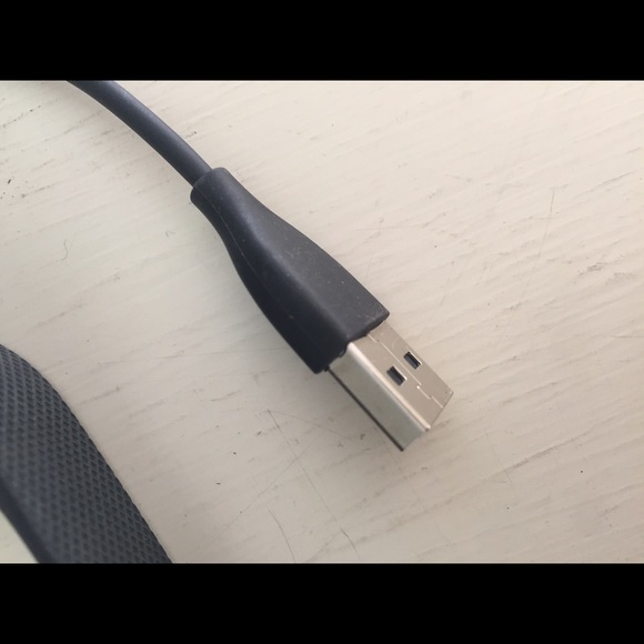 FitBit with Heart Rate Tracker - Picture 3 of 4