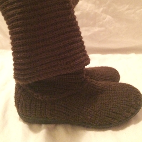 Comfy knit boots NOT UGG BRAND