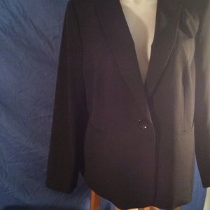 Like new. Black Jones Studio blazer. Size 18 w