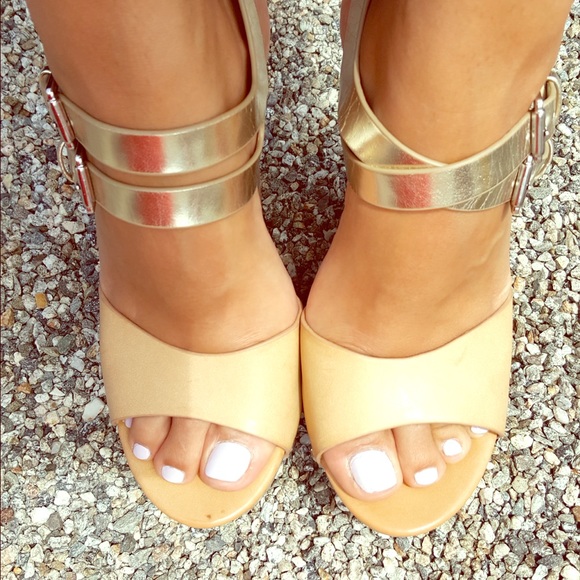 Super light, comfy summer wedges!