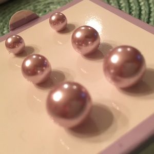 Lavender faux pearl studs