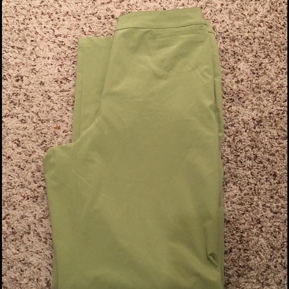 Zenergy by Chico's green lightweight stretch pants