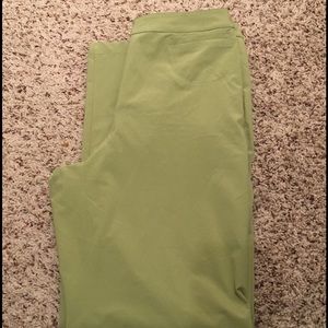 Zenergy by Chico's green lightweight stretch pants