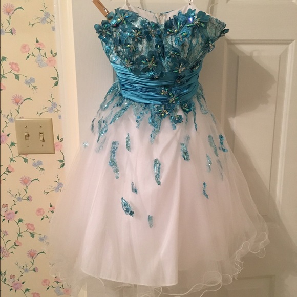 Tony Bowls short prom dress - Picture 2 of 3